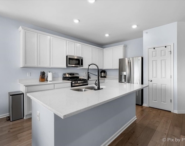 466 Comstock Road - Photo Thumbnail 11