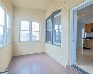 4413 W Montrose Avenue - Photo Thumbnail 14