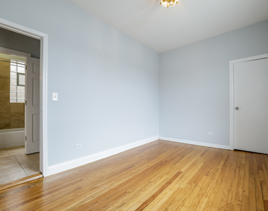 4413 W Montrose Avenue - Photo Thumbnail 9