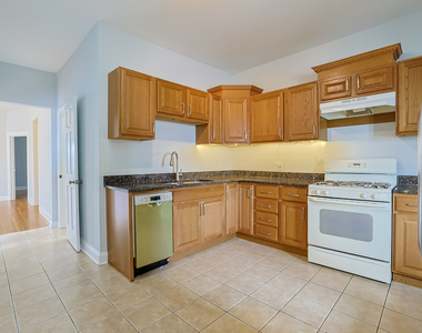 4413 W Montrose Avenue - Photo Thumbnail 12