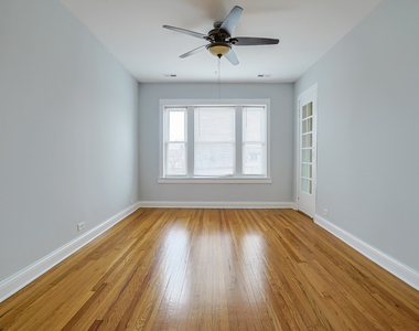 4413 W Montrose Avenue - Photo Thumbnail 5