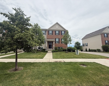 582 Cimmaron Circle - Photo Thumbnail 2