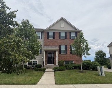 582 Cimmaron Circle - Photo Thumbnail 1