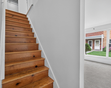 210 Linn Court - Photo Thumbnail 10