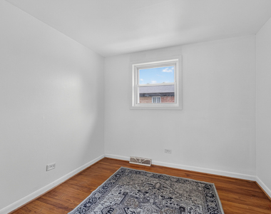 210 Linn Court - Photo Thumbnail 15