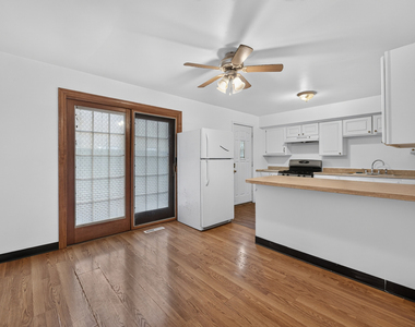 210 Linn Court - Photo Thumbnail 7
