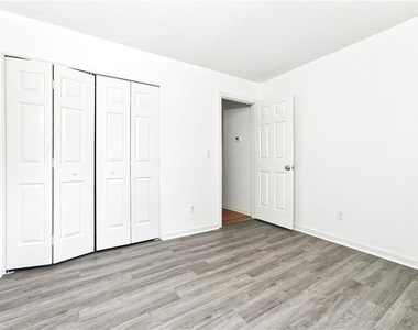 3061 Herscu Way - Photo Thumbnail 9