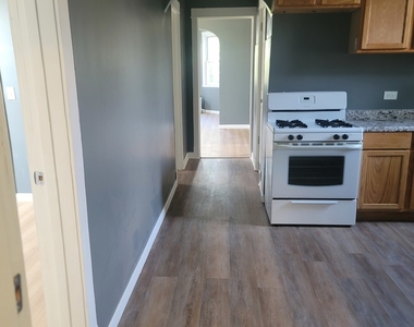 1323 S 51st Court - Photo Thumbnail 6