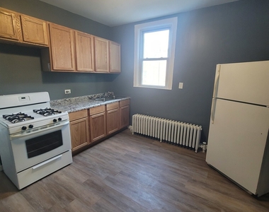 1323 S 51st Court - Photo Thumbnail 7