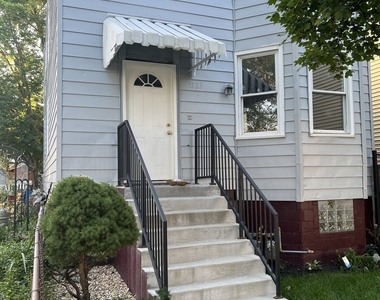 1323 S 51st Court - Photo Thumbnail 8