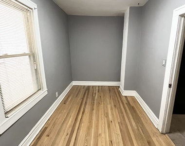 1525 N Artesian Avenue - Photo Thumbnail 6
