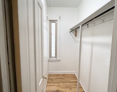 1525 N Artesian Avenue - Photo Thumbnail 4