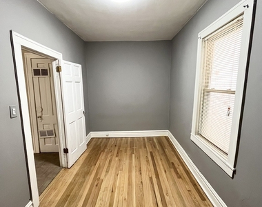 1525 N Artesian Avenue - Photo Thumbnail 7