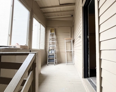 1525 N Artesian Avenue - Photo Thumbnail 13
