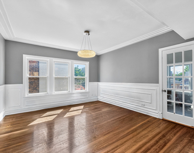 7440 S Paxton Avenue - Photo Thumbnail 10