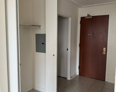 401 E Ontario Street - Photo Thumbnail 7