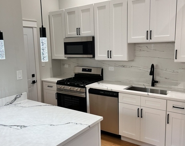 4121 W Montrose Avenue - Photo Thumbnail 9