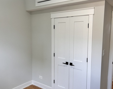 4121 W Montrose Avenue - Photo Thumbnail 11