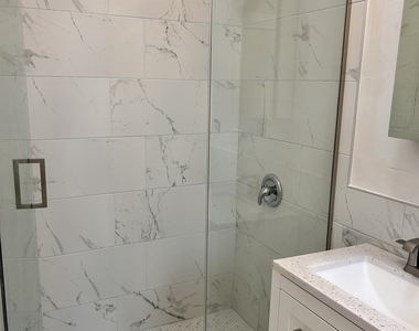 4121 W Montrose Avenue - Photo Thumbnail 12