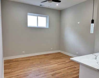 4121 W Montrose Avenue - Photo Thumbnail 5
