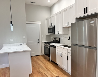 4121 W Montrose Avenue - Photo Thumbnail 3