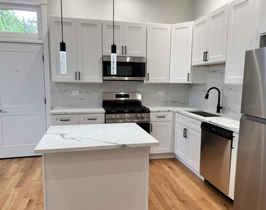 4119 W Montrose Avenue - Photo Thumbnail 3