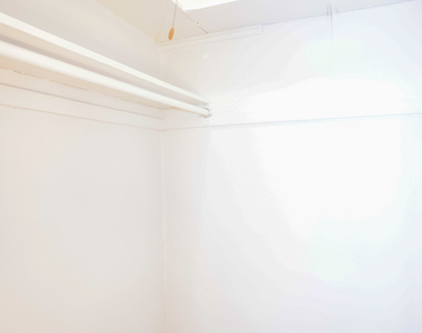 5419 S Harper Avenue - Photo Thumbnail 6