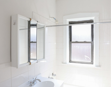 5419 S Harper Avenue - Photo Thumbnail 7