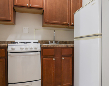 5419 S Harper Avenue - Photo Thumbnail 1