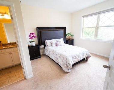 1451 Torrington Drive - Photo Thumbnail 14