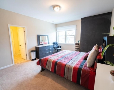 1451 Torrington Drive - Photo Thumbnail 10