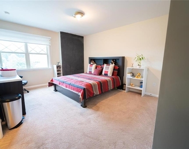 1451 Torrington Drive - Photo Thumbnail 11