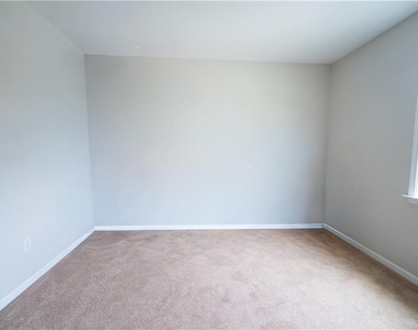 1451 Torrington Drive - Photo Thumbnail 16