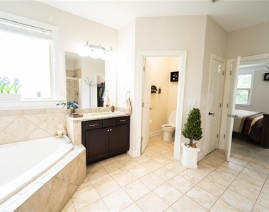 1451 Torrington Drive - Photo Thumbnail 22
