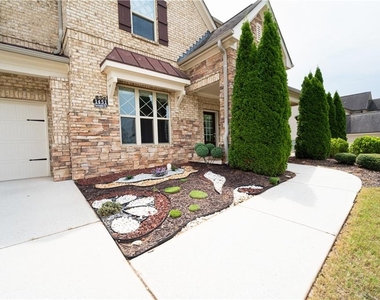1451 Torrington Drive - Photo Thumbnail 2