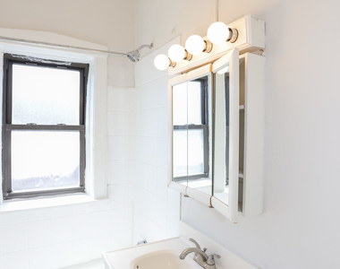 5419 S Harper Avenue - Photo Thumbnail 6