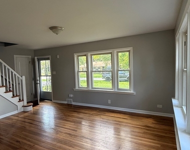 15711 Whipple Avenue - Photo Thumbnail 1