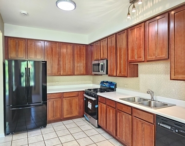 2923 Bartlett Court - Photo Thumbnail 7