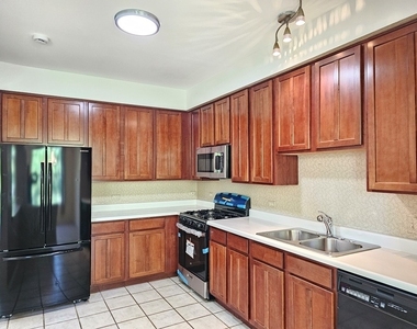 2923 Bartlett Court - Photo Thumbnail 6