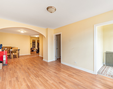 7144 S Wentworth Avenue - Photo Thumbnail 3