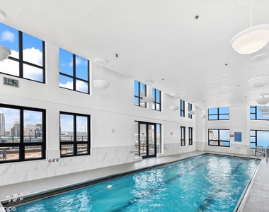 401 E Ontario Street - Photo Thumbnail 18
