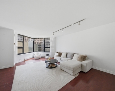 401 E Ontario Street - Photo Thumbnail 4