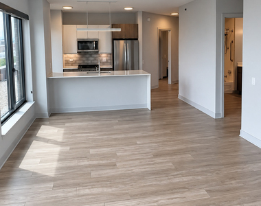 1025 W Addison Street - Photo Thumbnail 12