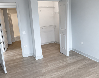 1025 W Addison Street - Photo Thumbnail 7