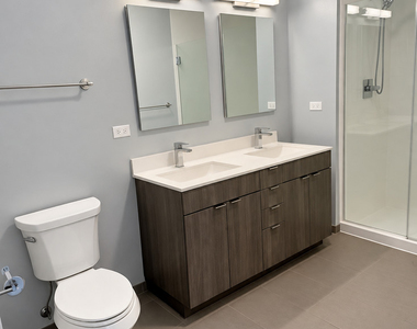 1025 W Addison Street - Photo Thumbnail 5