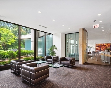 2800 N Lake Shore Drive - Photo Thumbnail 1