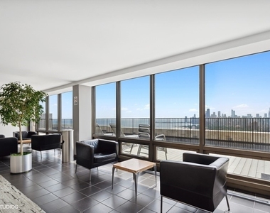 2800 N Lake Shore Drive - Photo Thumbnail 27
