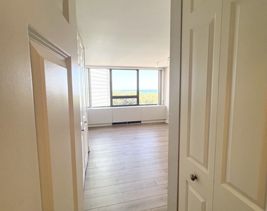 2800 N Lake Shore Drive - Photo Thumbnail 12