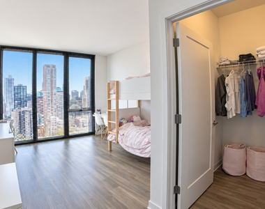 637 N Wells Street - Photo Thumbnail 14