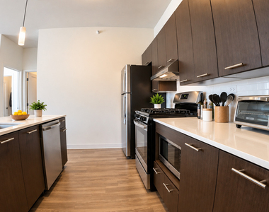 637 N Wells Street - Photo Thumbnail 6